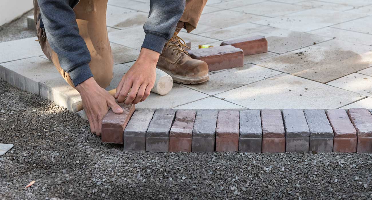 How To Lay Paver Edging Do's and Don'ts of Paver Installation: Step 3 of 3 - Installing the Pavers