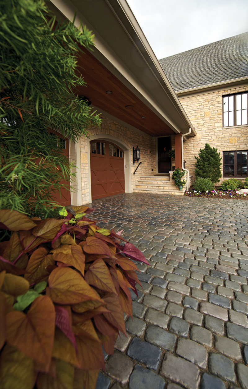 Courstone_Driveway_Fall