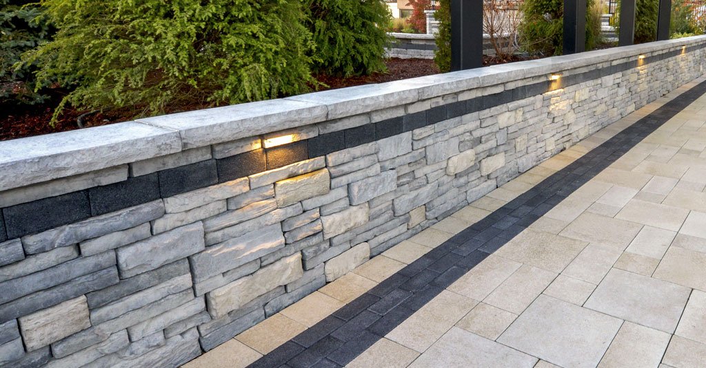 retaining wall and concrete pavers in Burlington, ON