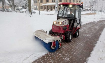 Main Snow broom machine
