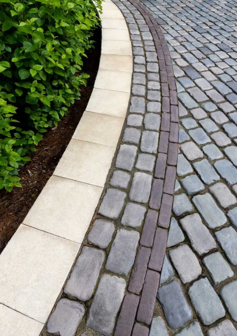 Close up of Curved Boarder with Unilock Pavers