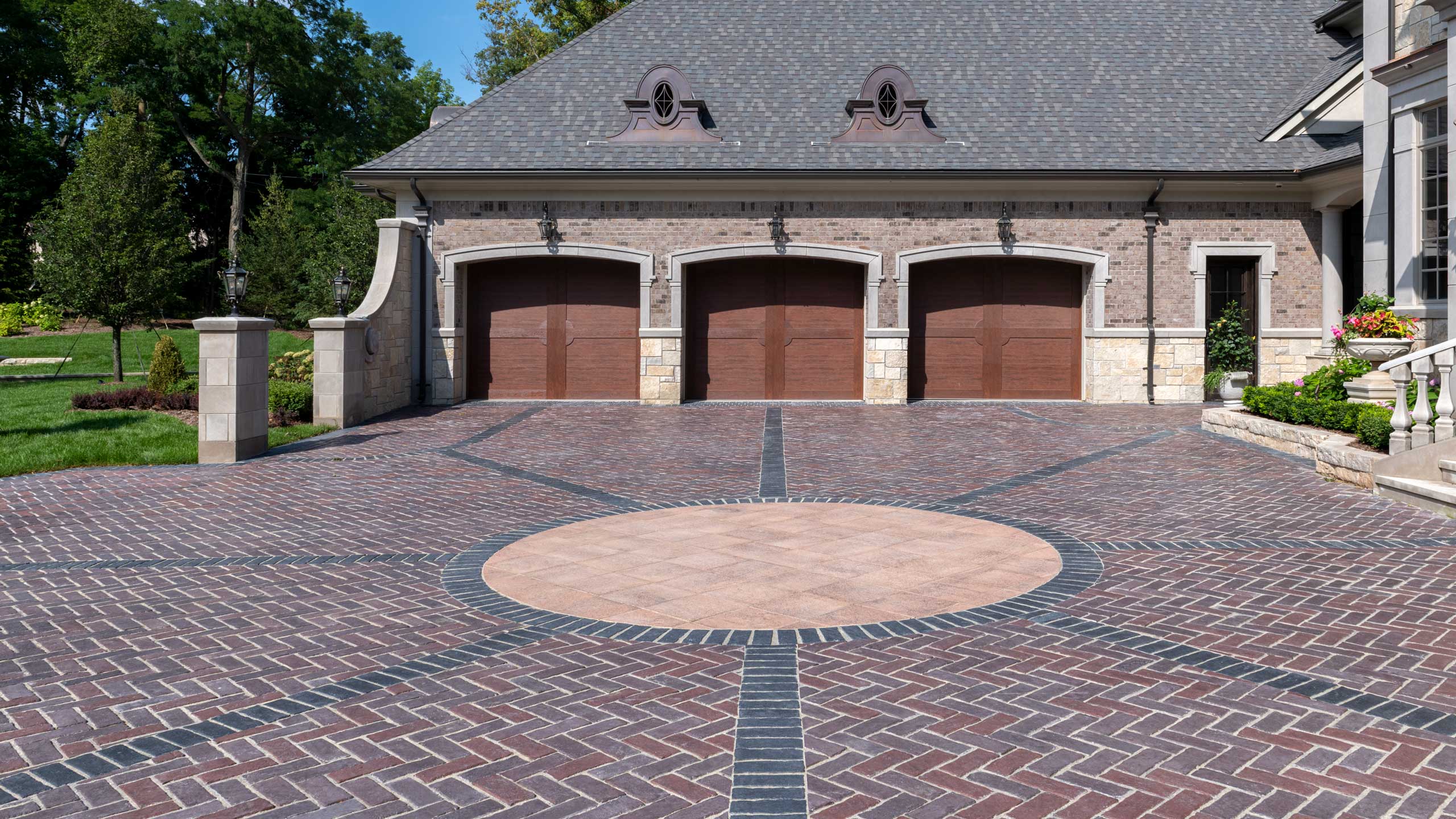 Brick Driveway Entrance Unilock   Driveway 6162 