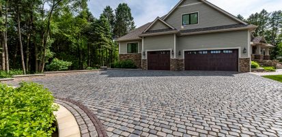 Heated Interlocking Unilock Driveway with Curved Boarders