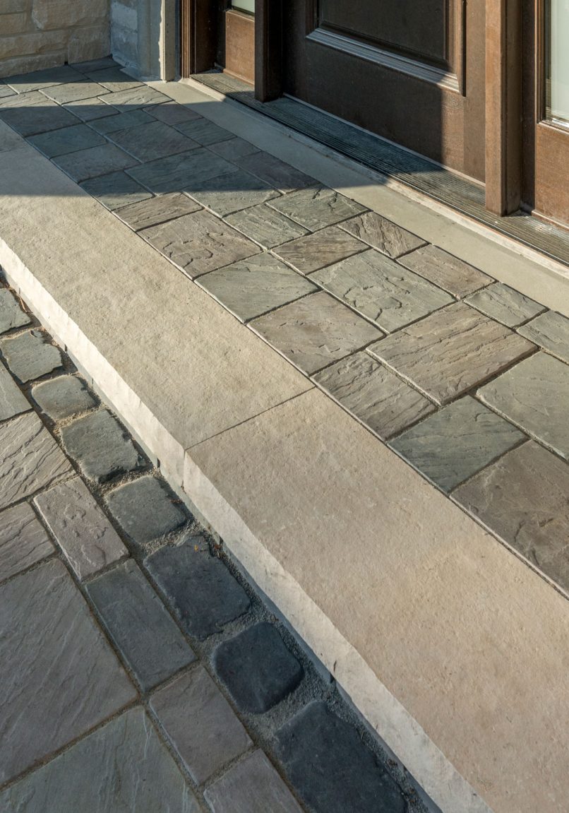 Unilock flagstone-textured entrance using Richcliff Elegance pavers