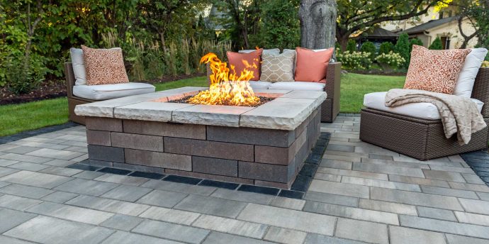 Contemporary Outdoor Kitchen And Fire, Gray Pavers For Fire Pit