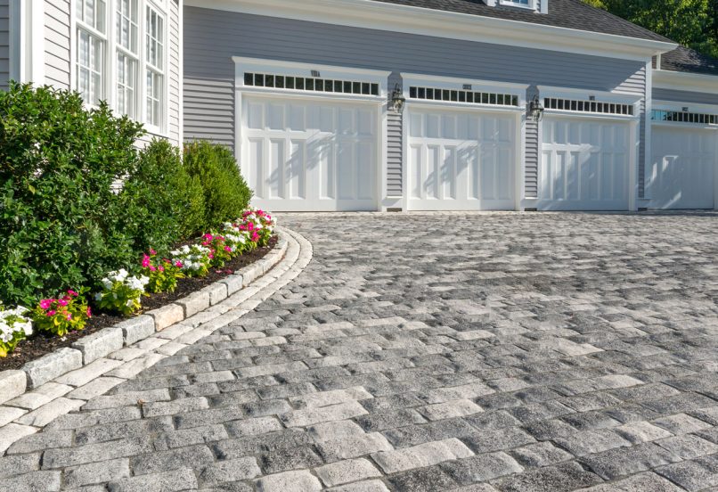 Unilock Tribeca Cobble Driveway with Boarders