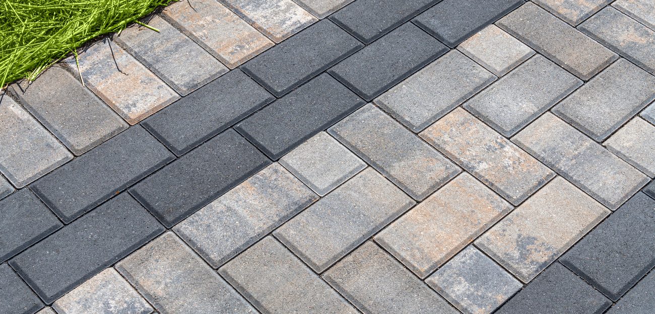 HOLLAND PREMIER™ Pavers | Unilock Michigan
