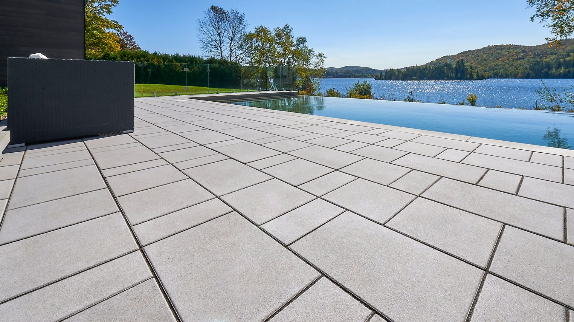 BEACON HILL™ SMOOTH Pavers Unilock Ontario