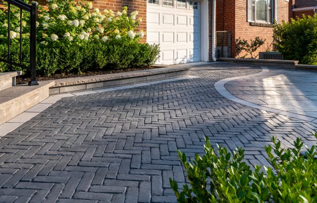 Unilock Interlocking Curved Paver Driveway with Boarder