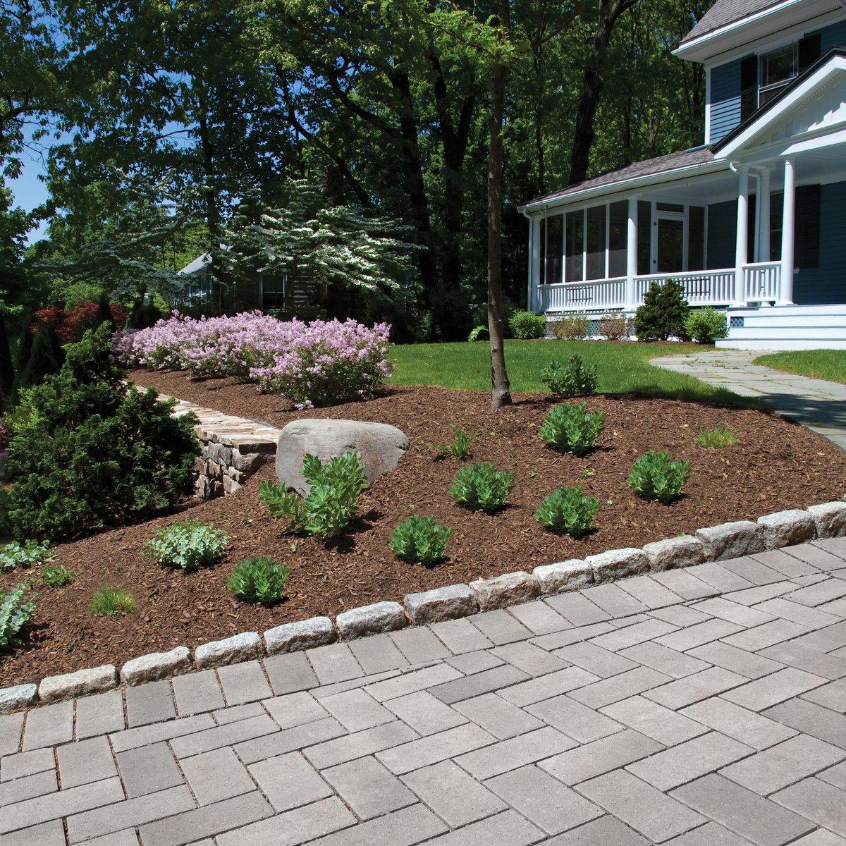 Interlocking Unilock Paver Driveway with Boarders