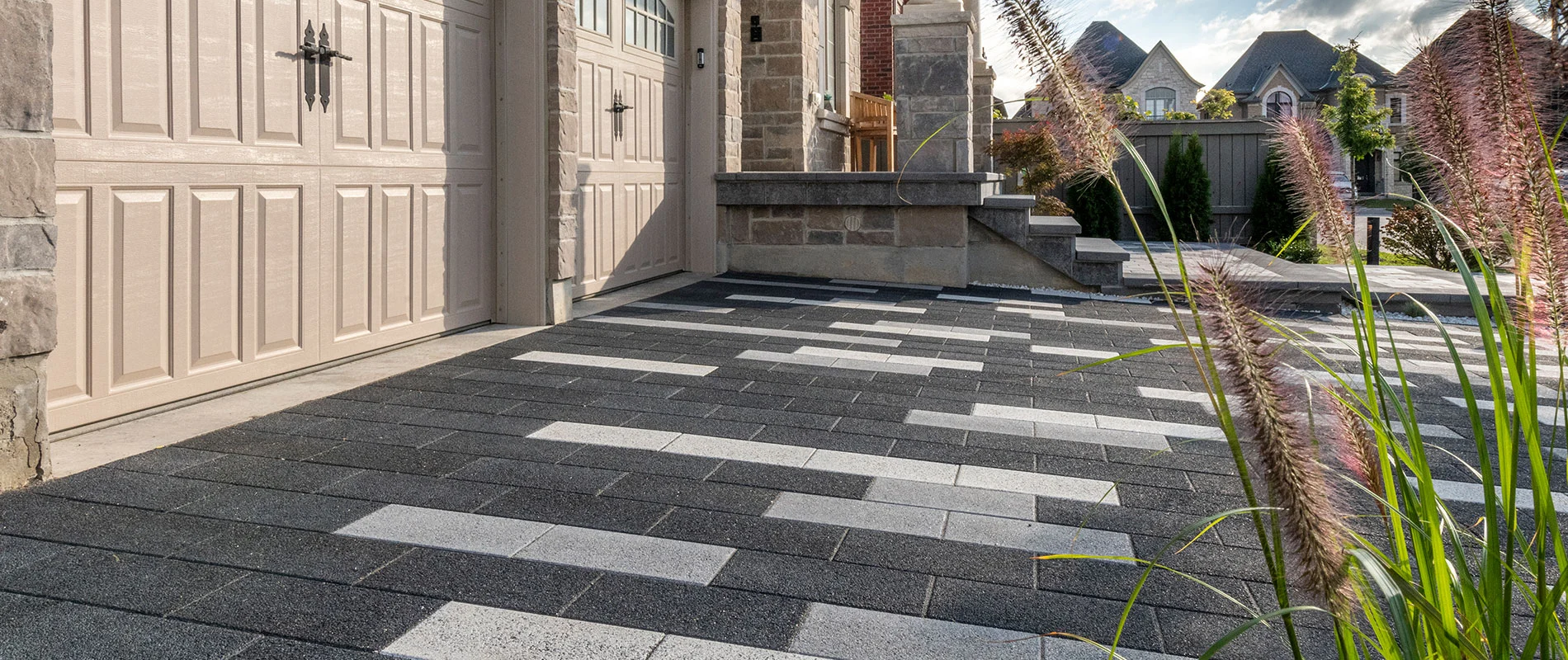 Paver pattern on driveway