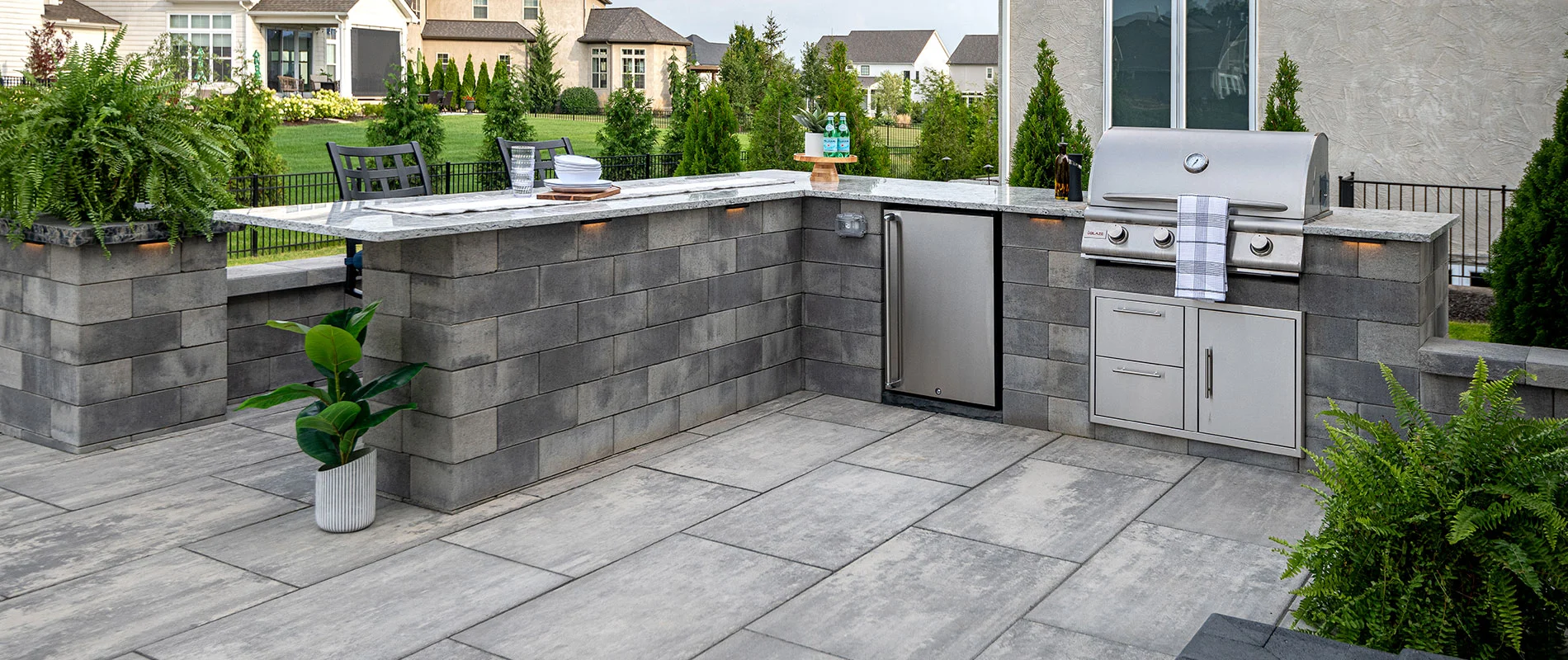 Outdoor kitchen and paver patio