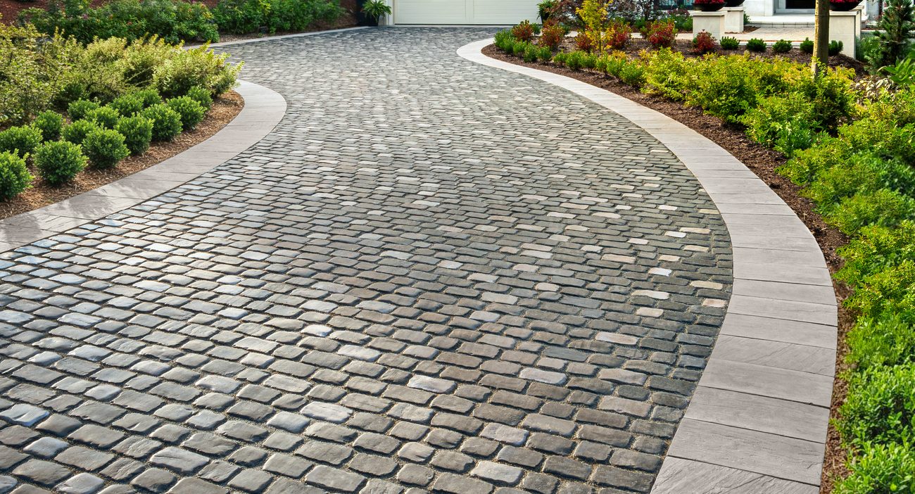 Curved paver driveway inspiration