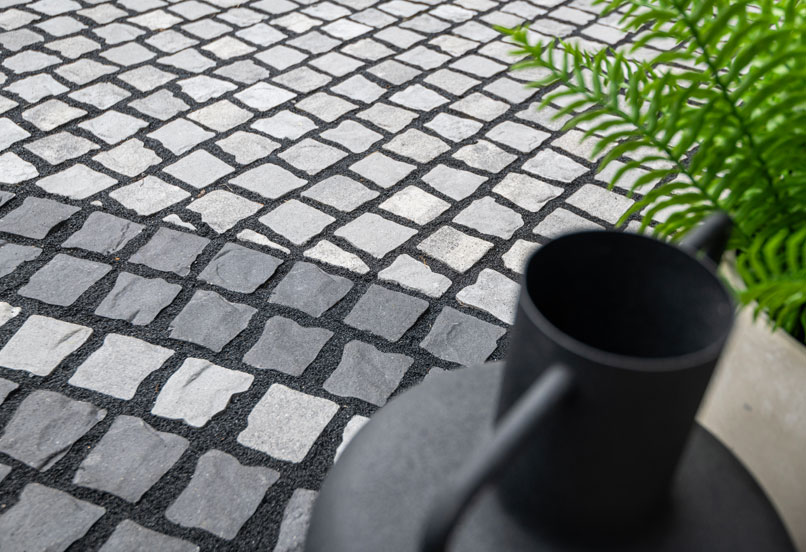 Nordic Cobble paver driveway close up